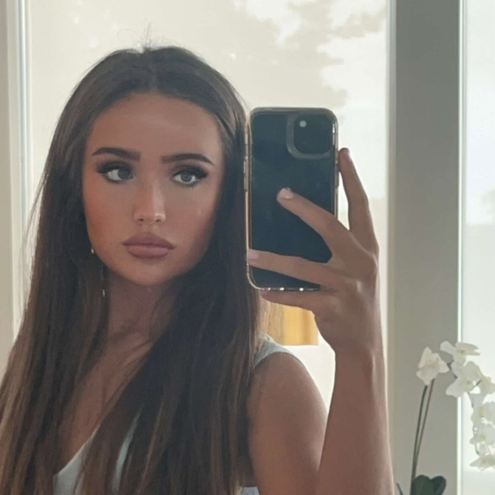 Meet your Posher, Emma